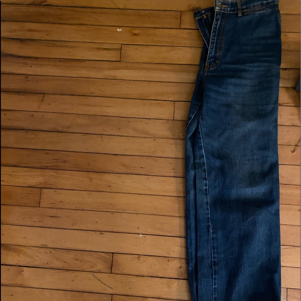 Boot cut wide legged vintage jeans. 4/6 - Brittania vintage. Very comfy!